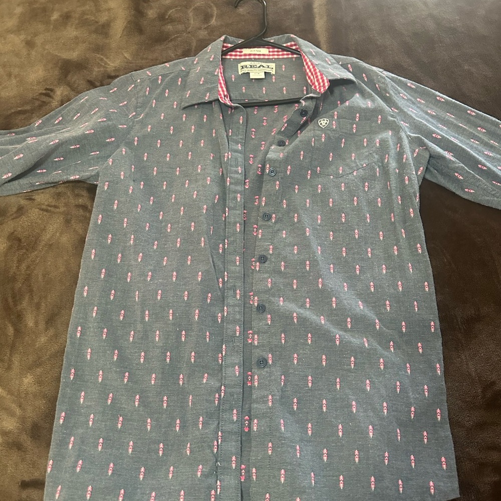 Ariat women’s  Grayish blue Shirt with Pink Accents